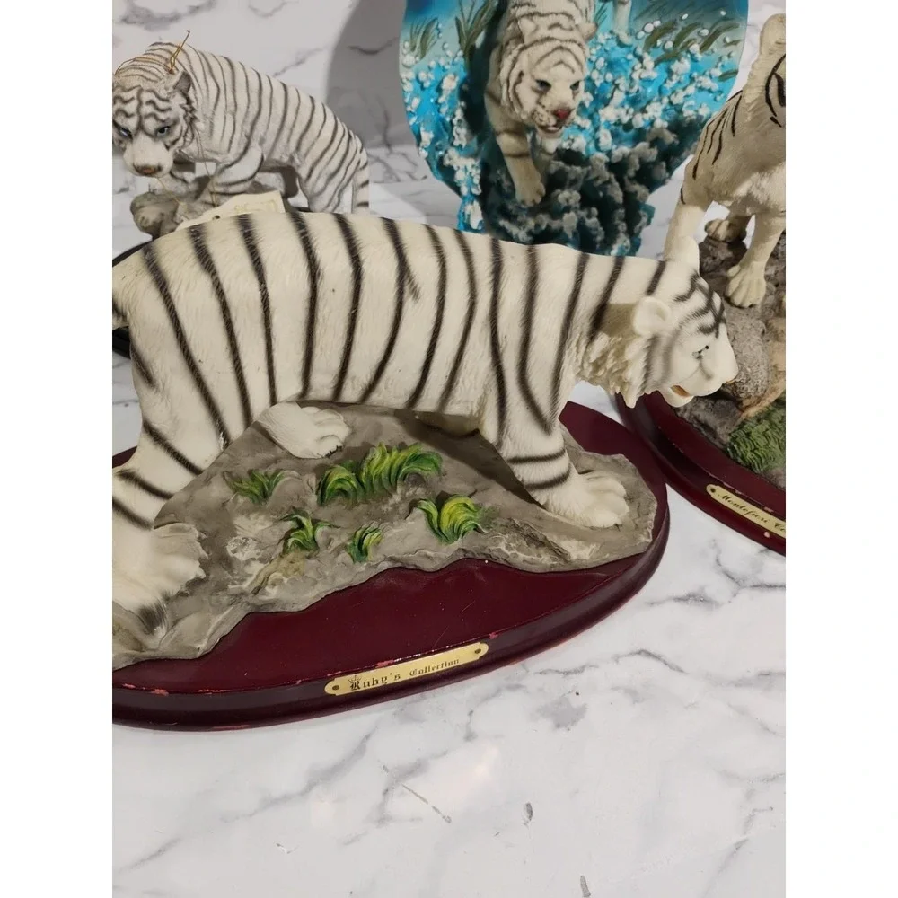 Montefiori White Bengal Tigers~4 , Resin W Wooden Base Collectible Safari Wild
